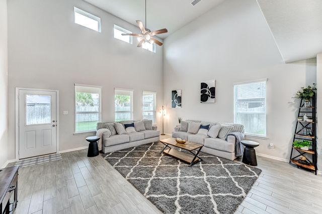 105 Highland Heights Way, Waller, TX 77484