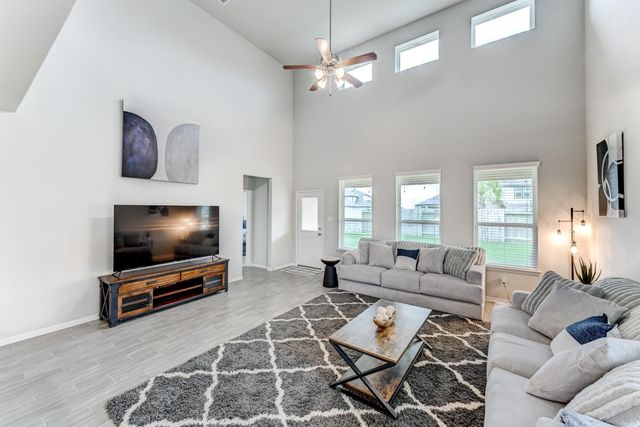 105 Highland Heights Way, Waller, TX 77484