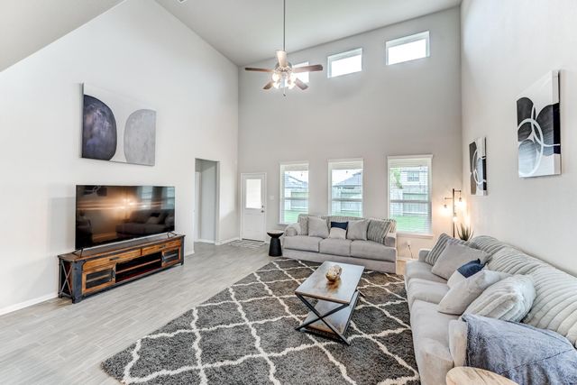 105 Highland Heights Way, Waller, TX 77484