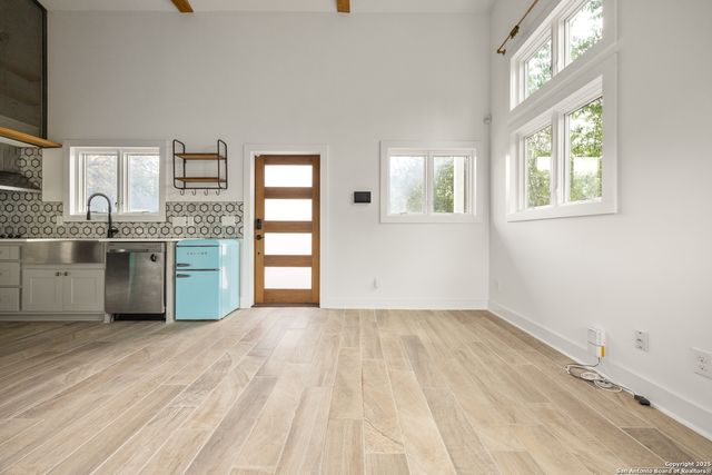 417 N OLIVE, San Antonio, TX 78202