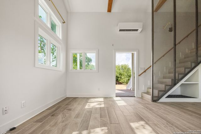 417 N OLIVE, San Antonio, TX 78202