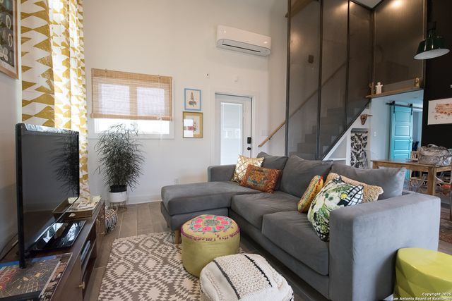 417 N OLIVE, San Antonio, TX 78202