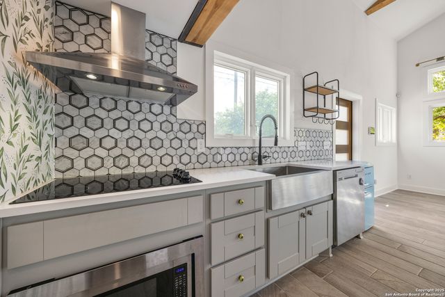 417 N OLIVE, San Antonio, TX 78202