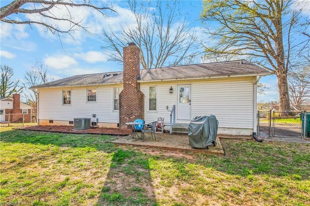 225 Summerglen Drive, Lewisville, NC 27023