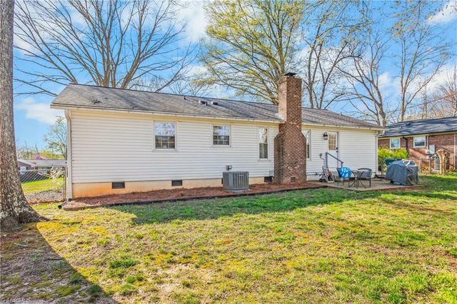 225 Summerglen Drive, Lewisville, NC 27023