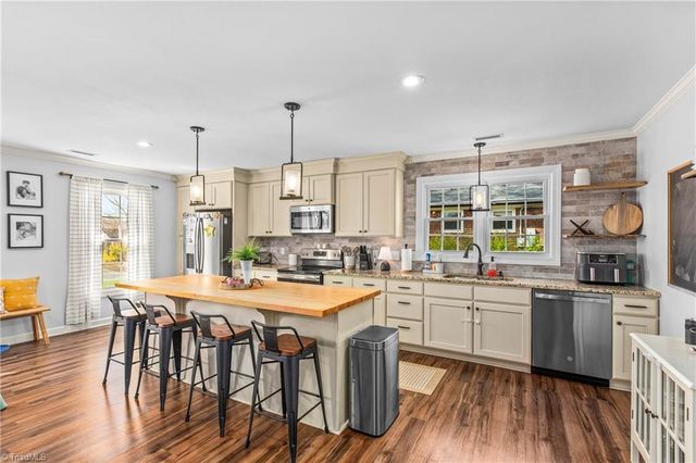 225 Summerglen Drive, Lewisville, NC 27023