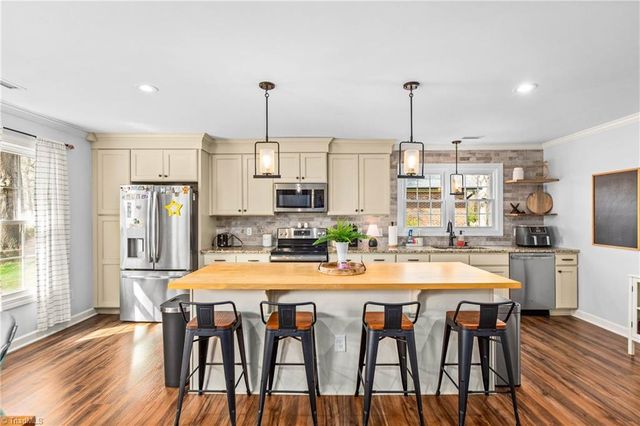 225 Summerglen Drive, Lewisville, NC 27023
