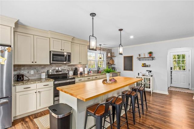 225 Summerglen Drive, Lewisville, NC 27023