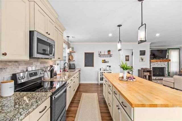225 Summerglen Drive, Lewisville, NC 27023
