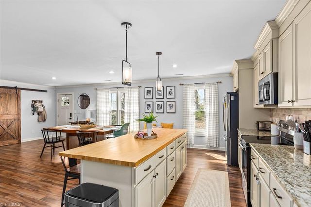 225 Summerglen Drive, Lewisville, NC 27023