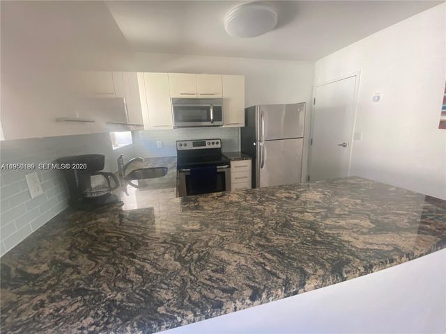 625 77th St, Miami Beach, FL 33141