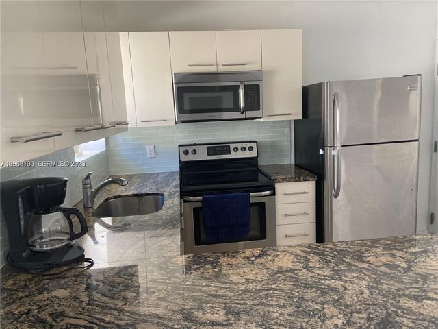 625 77th St, Miami Beach, FL 33141