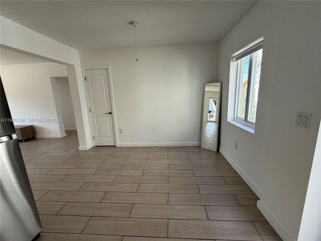 625 77th St, Miami Beach, FL 33141