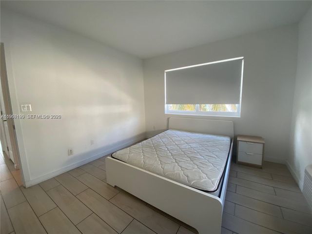 625 77th St, Miami Beach, FL 33141