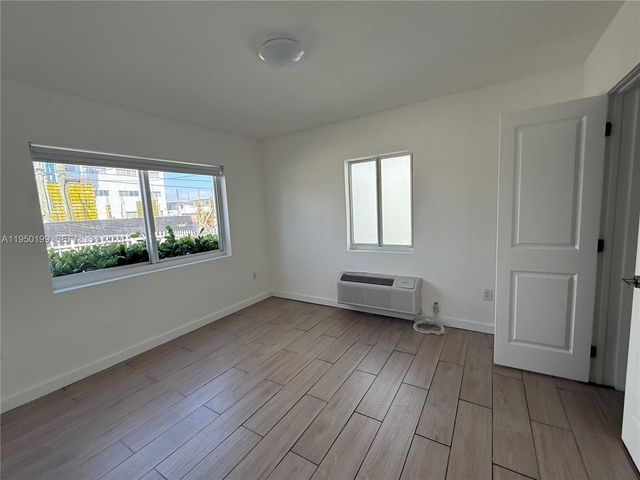 625 77th St, Miami Beach, FL 33141