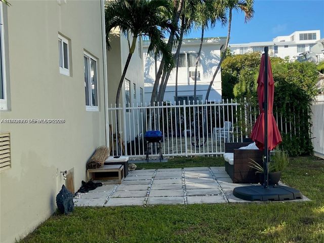 625 77th St, Miami Beach, FL 33141