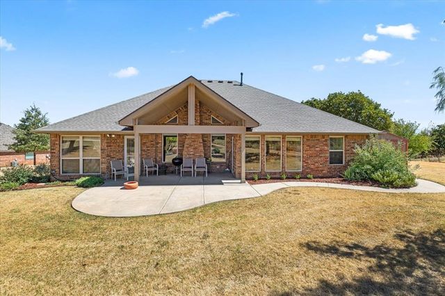 8149 Linda Lane, Guthrie, OK 73044