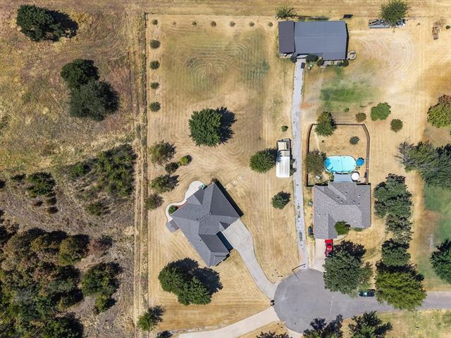 8149 Linda Lane, Guthrie, OK 73044
