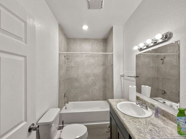 214 Preston Avenue, San Antonio, TX 78210