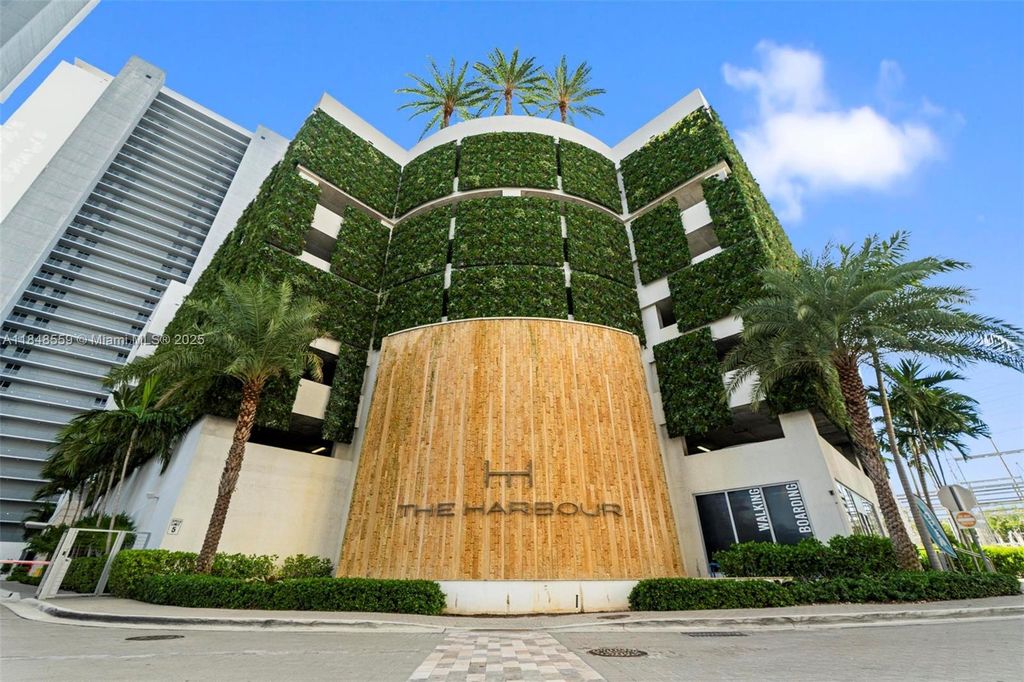16385 Biscayne Blvd 521, North Miami Beach, FL 33160