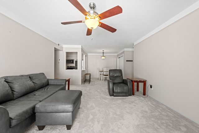 35934 Ann Arbor Trail 115, Livonia, MI 48150