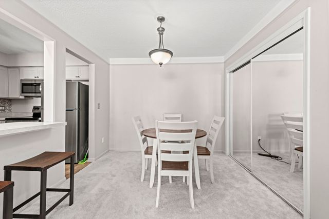 35934 Ann Arbor Trail 115, Livonia, MI 48150
