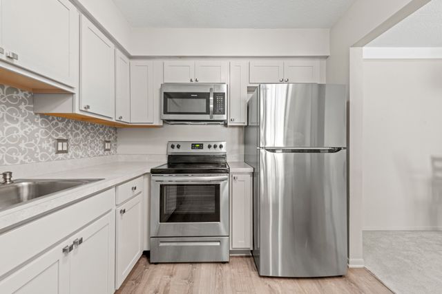 35934 Ann Arbor Trail 115, Livonia, MI 48150