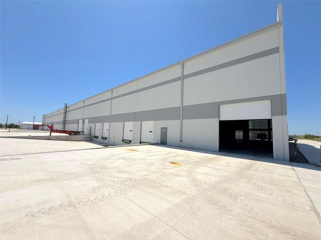 21959 US-79 Highway 300, Taylor, TX 76574
