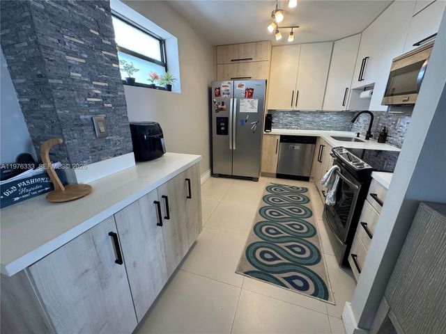 500 Three Islands Blvd M24, Hallandale Beach, FL 33009