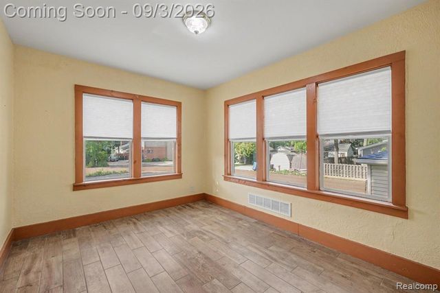 4735 Elizabeth Lake Road, Waterford, MI 48327