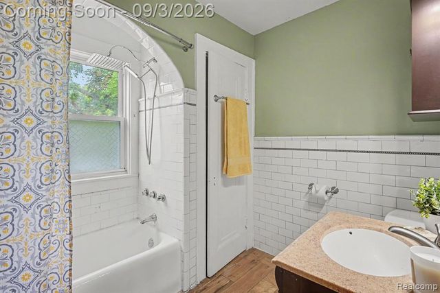 4735 Elizabeth Lake Road, Waterford, MI 48327