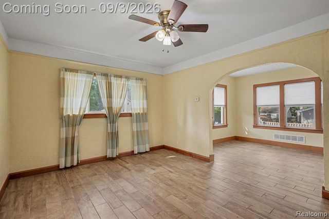 4735 Elizabeth Lake Road, Waterford, MI 48327