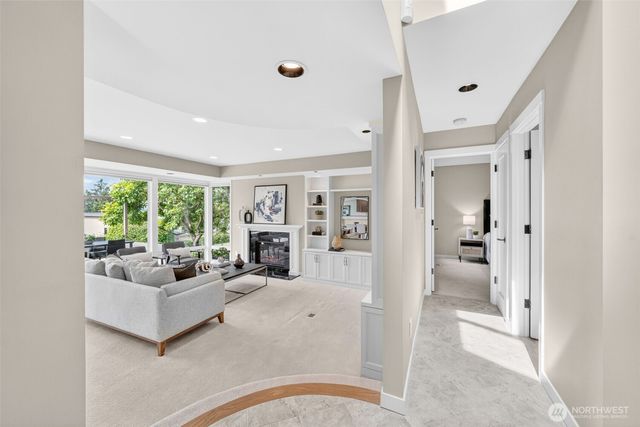 9829 NE 1st Street, Bellevue, WA 98004