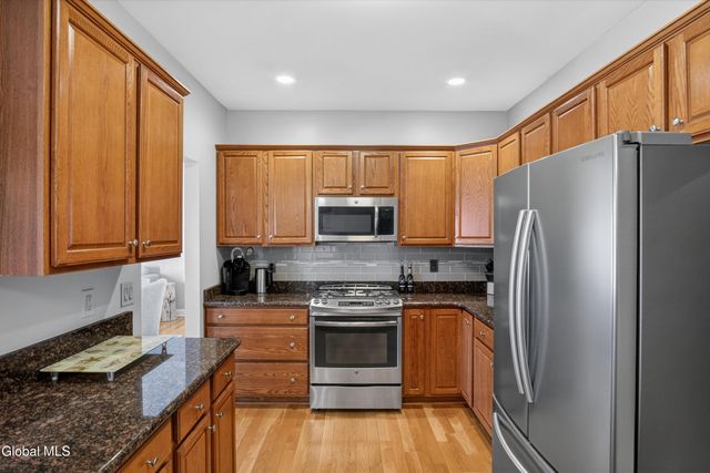 15 Beacon Street, Ballston, NY 12020