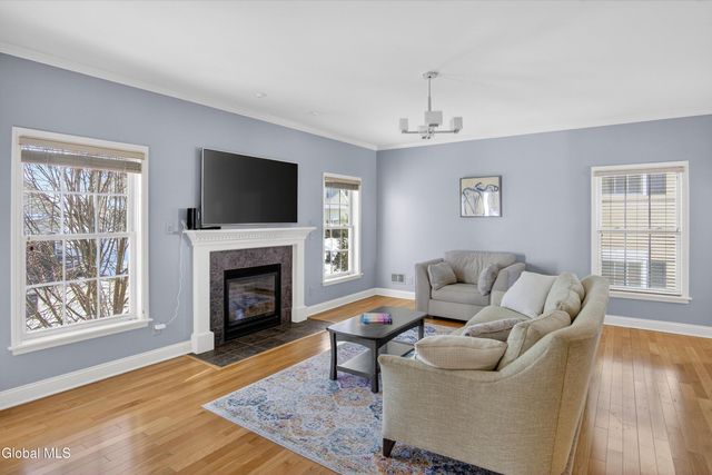 15 Beacon Street, Ballston, NY 12020