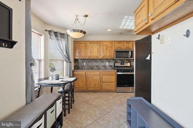 1206 COBBLESTONE LN, Lancaster, PA 17601