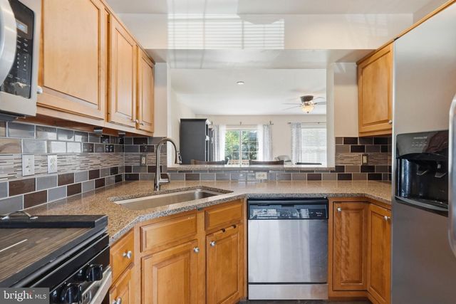 1206 COBBLESTONE LN, Lancaster, PA 17601