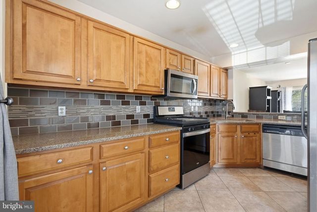 1206 COBBLESTONE LN, Lancaster, PA 17601