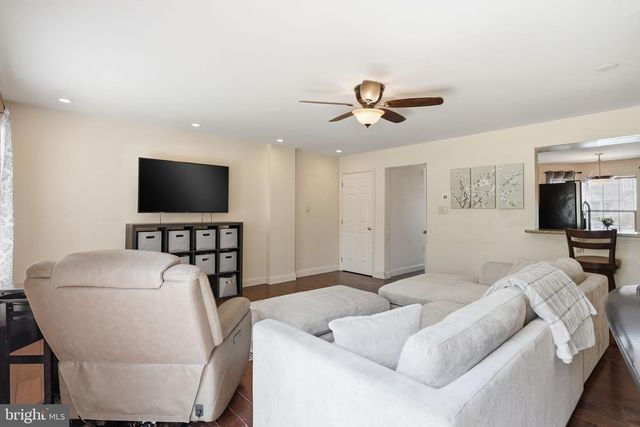 1206 COBBLESTONE LN, Lancaster, PA 17601