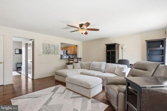 1206 COBBLESTONE LN, Lancaster, PA 17601