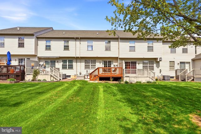 1206 COBBLESTONE LN, Lancaster, PA 17601