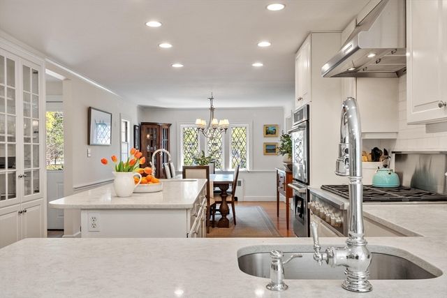 161 Crescent Rd, Concord, MA 01742