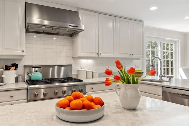 161 Crescent Rd, Concord, MA 01742