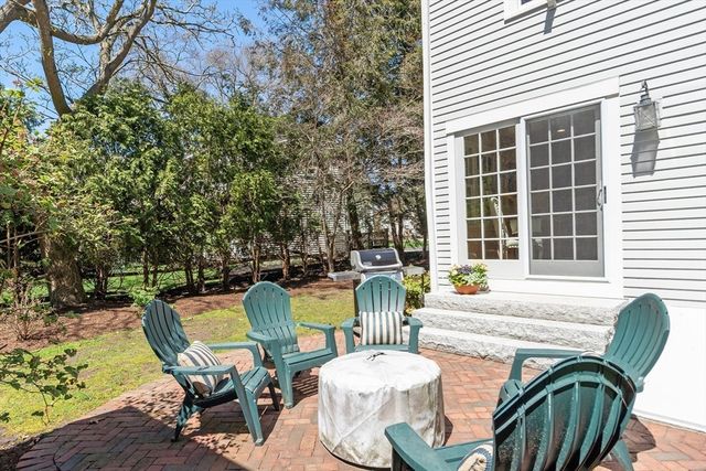 161 Crescent Rd, Concord, MA 01742