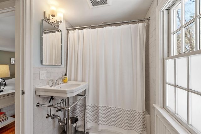 161 Crescent Rd, Concord, MA 01742