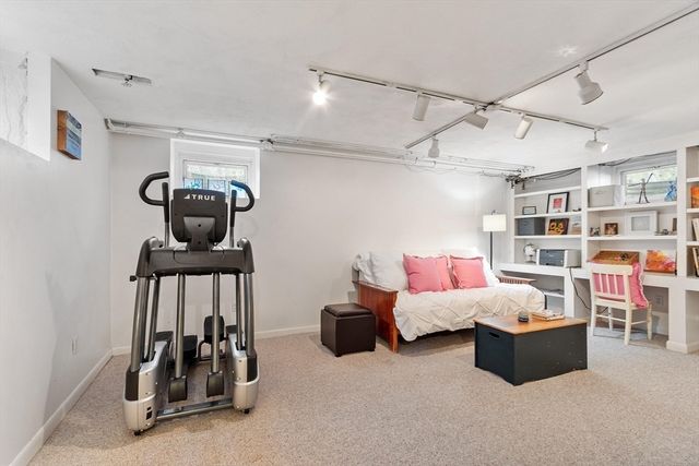 161 Crescent Rd, Concord, MA 01742