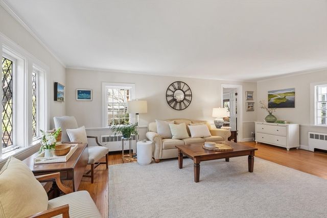 161 Crescent Rd, Concord, MA 01742