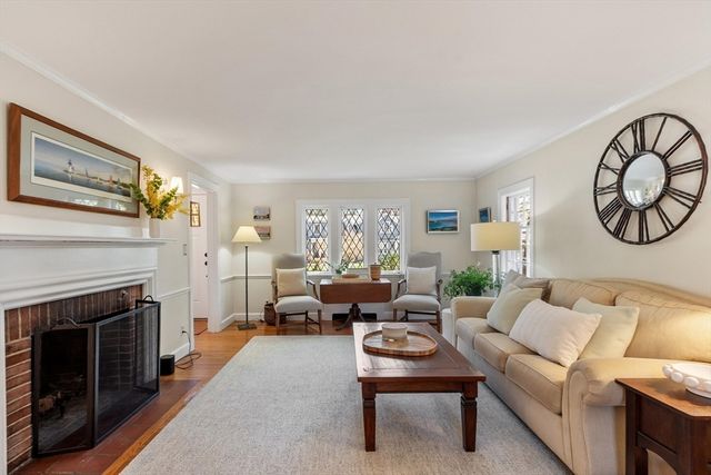 161 Crescent Rd, Concord, MA 01742