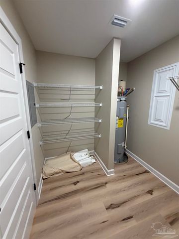 4490 Oak Ln, Milton, FL 32570