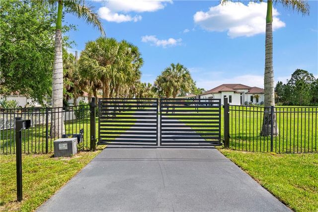 4498 8th ST NE, Naples, FL 34120